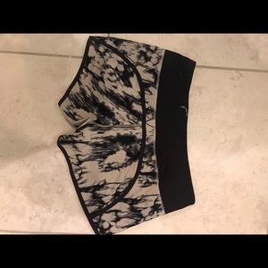 Lululemon speed up run shorts size 6